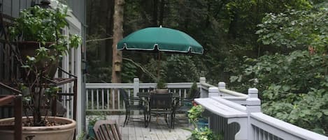 屋外ダイニングエリア