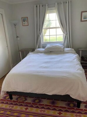 3 habitaciones, escritorio, tabla de planchar con plancha y wifi gratis
