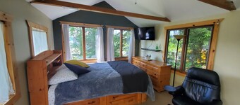 THE SHACK, Views of beautiful Auke Bay Harbor a Quarter Mile Away.
CBJ1000258