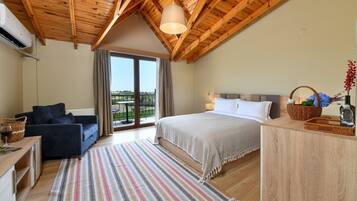 Deluxe-huone | Minibaari, kannettavalle tietokoneelle sopiva työtila, ilmainen Wi-Fi