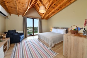 Deluxe Room | Minibar, laptop workspace, free WiFi, bed sheets - Dessera Vineyards Hotel (Kirklareli)
