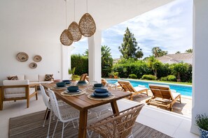 Outdoor dining - Casa Elisana - Calahonda boutique villa (Mijas Costa)