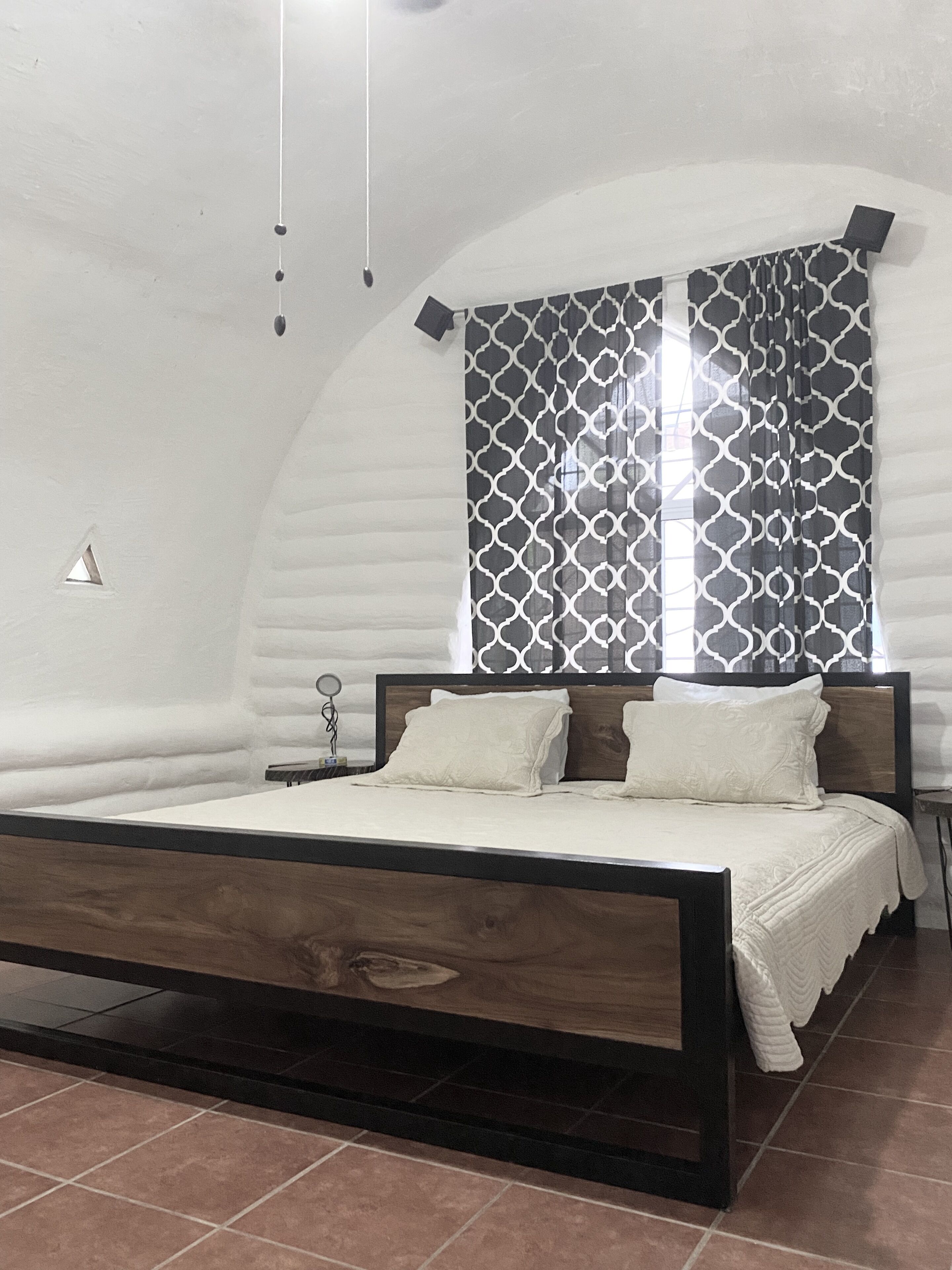 4 habitaciones, escritorio, wifi y ropa de cama 