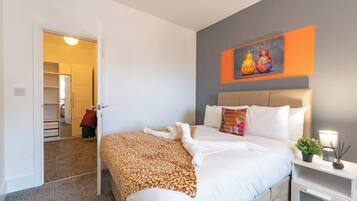 1 slaapkamer, een strijkplank/strijkijzer, reisbedje, wifi