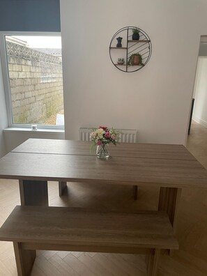 Dining - STOP at Pendarvis, Stone throw from the beach! (Port Talbot)