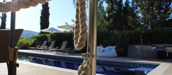 Serene Countryside Getaway near beach with shared pool