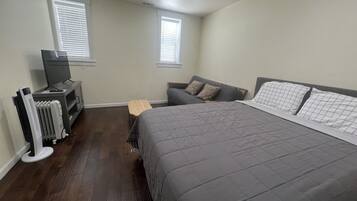 1 soverom, skrivebord, wi-fi (inkludert) og sengetøy