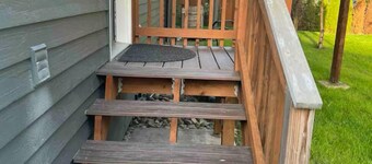 Spacious 1 bedroom apartment <br>2 mins to shopping malls and restaurants