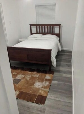 2 bedrooms, desk, iron/ironing board, free WiFi