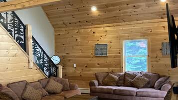 Televisión y chimenea