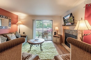 Smart TV, fireplace