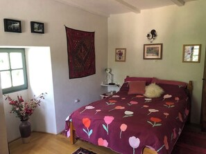 2 室のベッドルーム、アイロン / アイロン台、旅行用ベビーベッド、WiFi (無料)