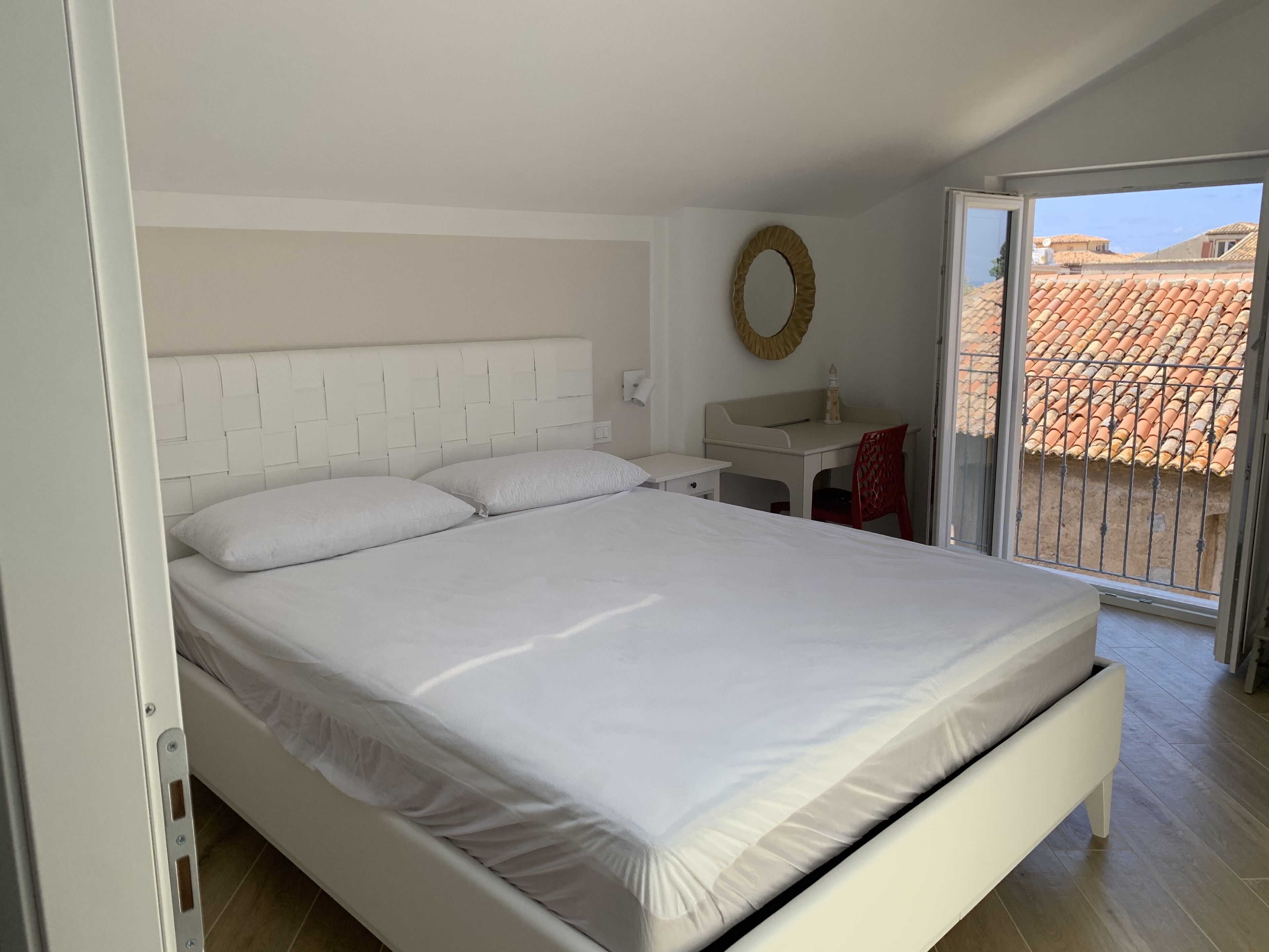 2 soveværelser, skrivebord, gratis Wi-Fi, sengetøj