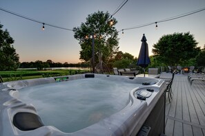 Terrace/patio - Langford Creek Estate | Waterfront w/ HOT TUB + Deck! (Chestertown)
