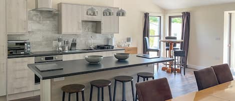 Geschirrspüler, Hochstuhl, Gefrierschrank