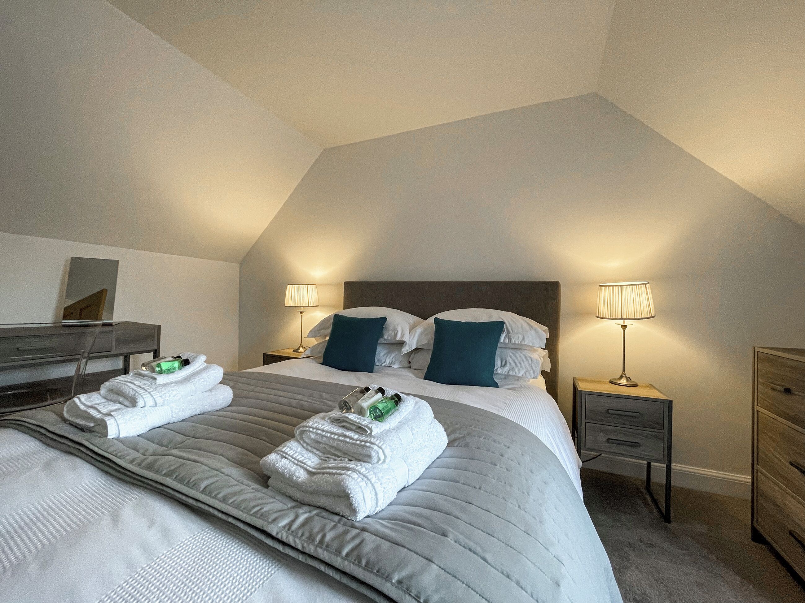 3 間睡房、免費 Wi-Fi、床單