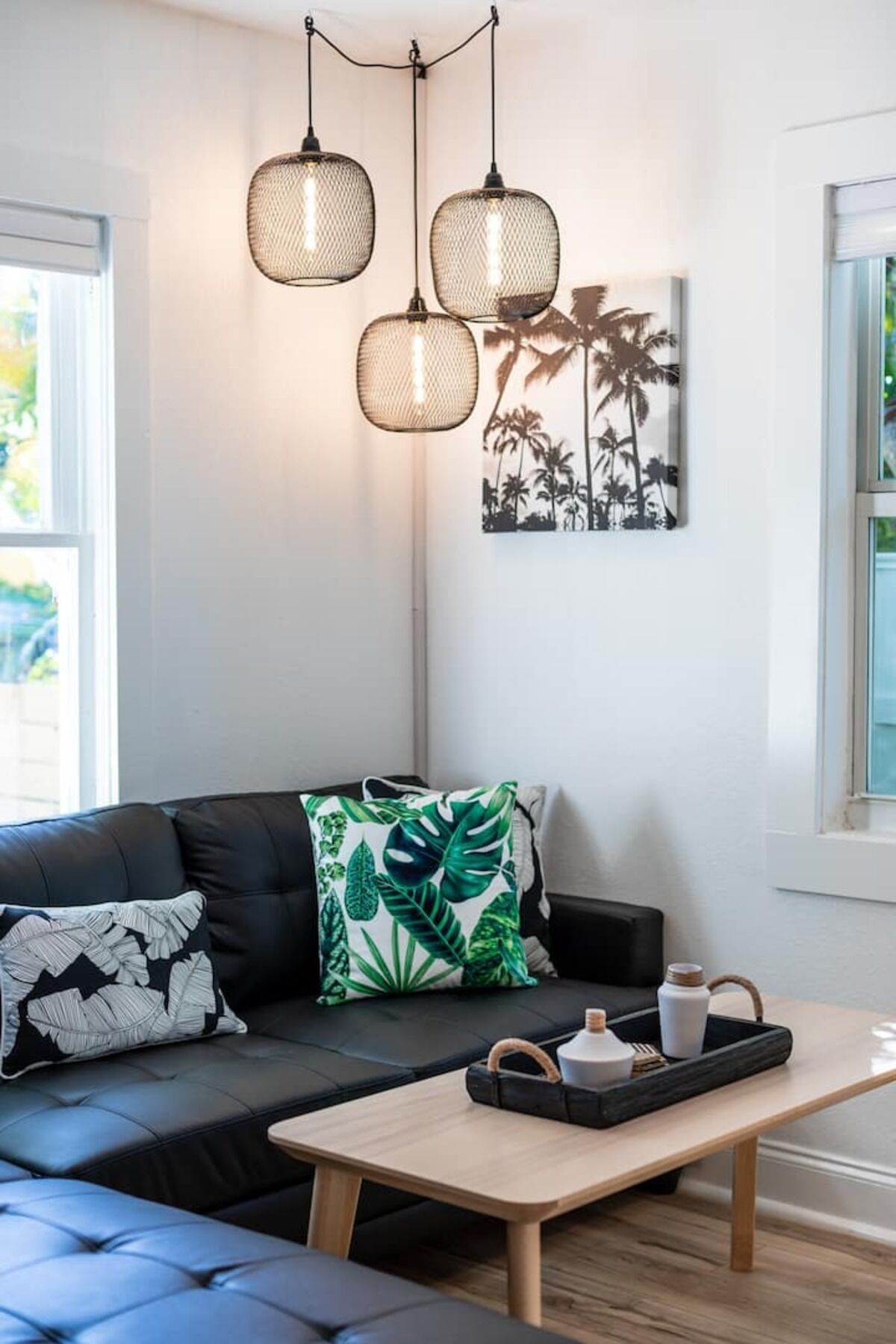 Smart TV, music library, video library, stereo