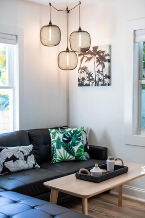 智能电视、音乐库、影片库、立体声音响