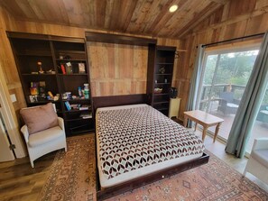 1 habitación, caja de seguridad en la habitación y ropa de cama