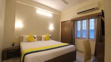 1 bedroom, desk, free WiFi, bed sheets