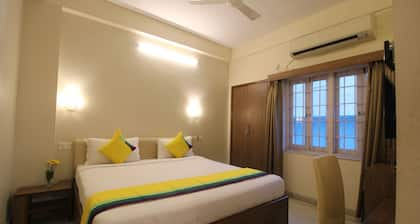 Deluxe AC Room at Anamitra Guest House #2