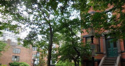 Cozy, Adorable 1-bedroom apartment - in tourist area. Sleeps 4