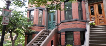 Cozy, Adorable 1-bedroom apartment - in tourist area.  Sleeps 4 