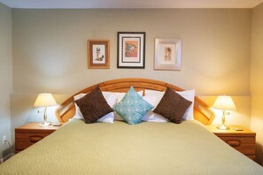 3 室のベッドルーム、デスク、WiFi、ベッドシーツ