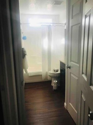 ヘアドライヤー、タオル、石鹸、シャンプー