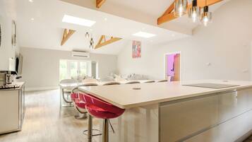 Dishwasher, freezer
