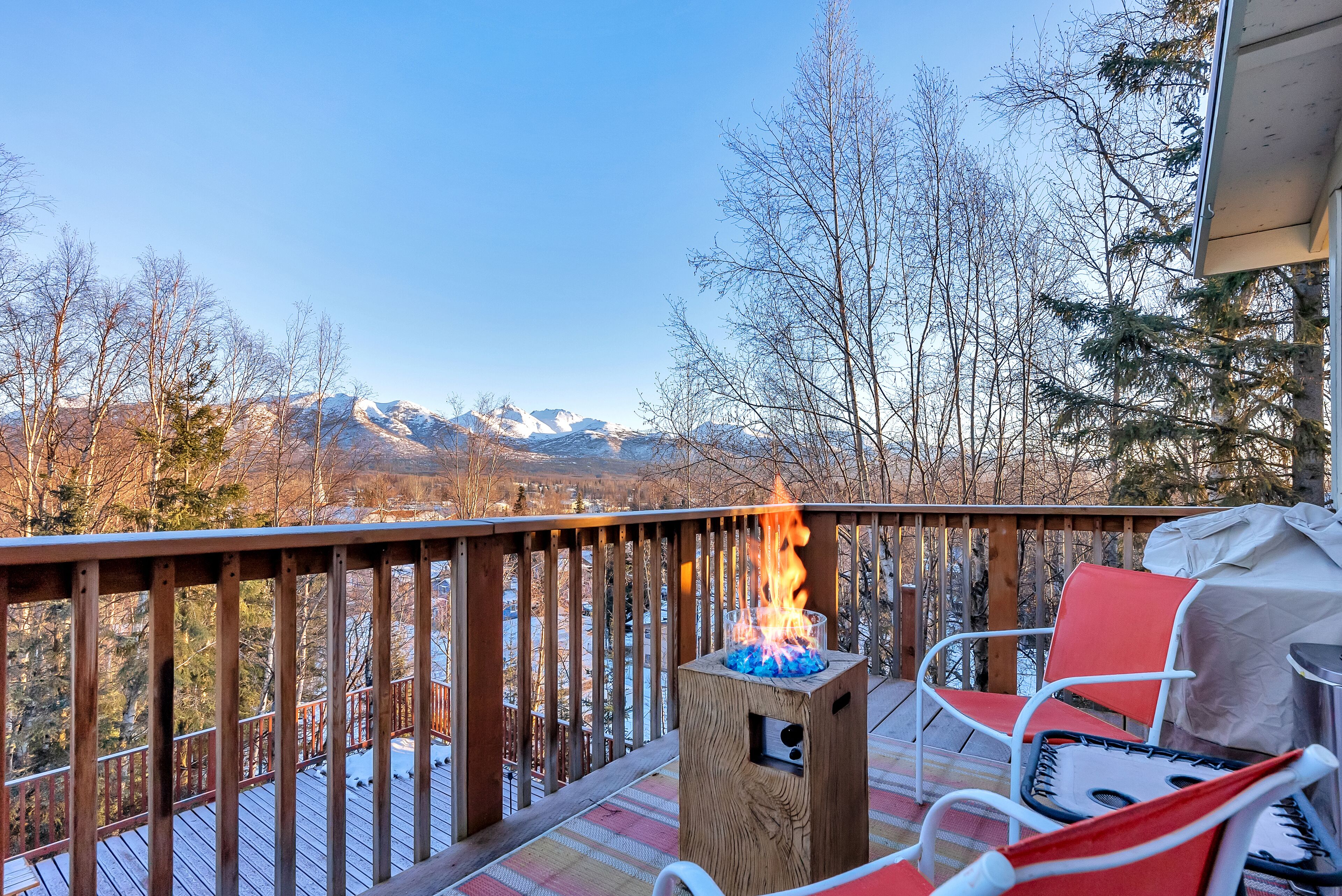 Boho Design Couples Retreat, office & full kitchen