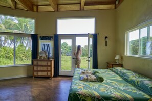 Free WiFi, bed sheets - Kalani Oceanside Retreat (Pahoa)