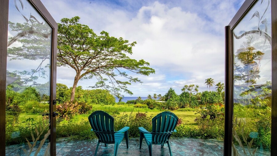 Kalani Oceanside Retreat
