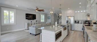 New Waterfront 3BR townhouse with boat dock and  private heated pool! 