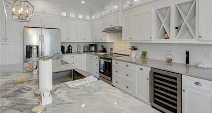 New Waterfront 3BR townhouse with boat dock and private heated pool!