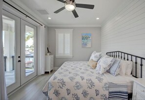 3 chambres, fer et planche à repasser, lit parapluie, Wi-Fi