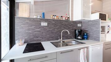 Réfrigérateur, micro-ondes, lave-vaisselle