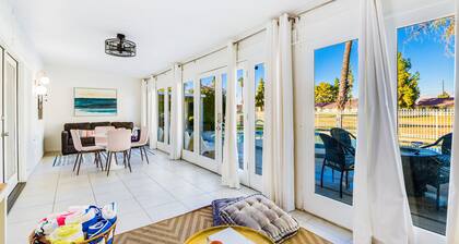 Beautiful Desert Pool House: Sun, Swim, Sip & Stay