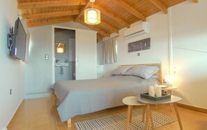 3 bedrooms, WiFi, bed sheets - Augoustinos Silver - Sea Side, 1st Floor & Attic (Artemis)