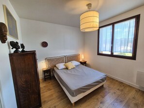 2 habitaciones, tabla de planchar con plancha y wifi gratis 