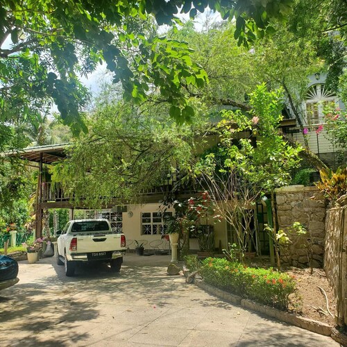 romantic hide away 20 mins from beach