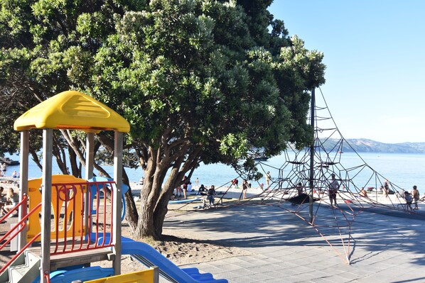 Children’s area - Beach house in Oriental Parade (Wellington)