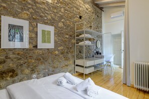 1 bedroom, iron/ironing board, free WiFi - Incomparable Plaka's Lux 2bdrm Apt w/Pvt Heated Pool (Athens)