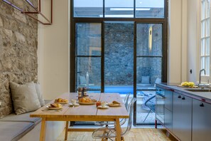 Dining - Incomparable Plaka's Lux 2bdrm Apt w/Pvt Heated Pool (Athens)