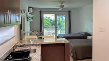 1 bedroom, in-room safe, iron/ironing board, free WiFi