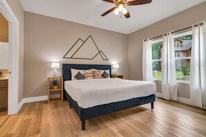 4 bedrooms, iron/ironing board, WiFi, bed sheets - Family Getaway ★ Ping Pong ★ Air Hockey ★ Foosball ★ Arcade ★ Pool (Branson)