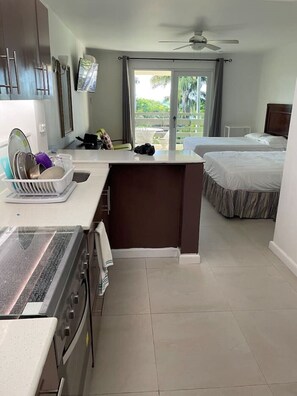 1 bedroom, in-room safe, iron/ironing board, free WiFi - Lovely Studio With Pool On Beach  (Negril)
