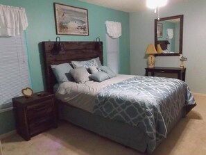 2 chambres, bureau, fer et planche à repasser, lit parapluie