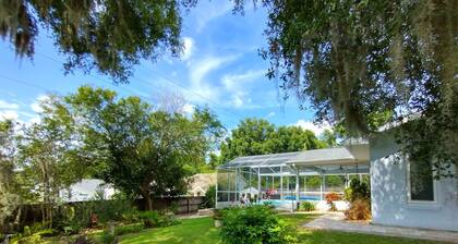 Relax & unwind—enclosed private pool, fenced yard, many amenities & attractions!