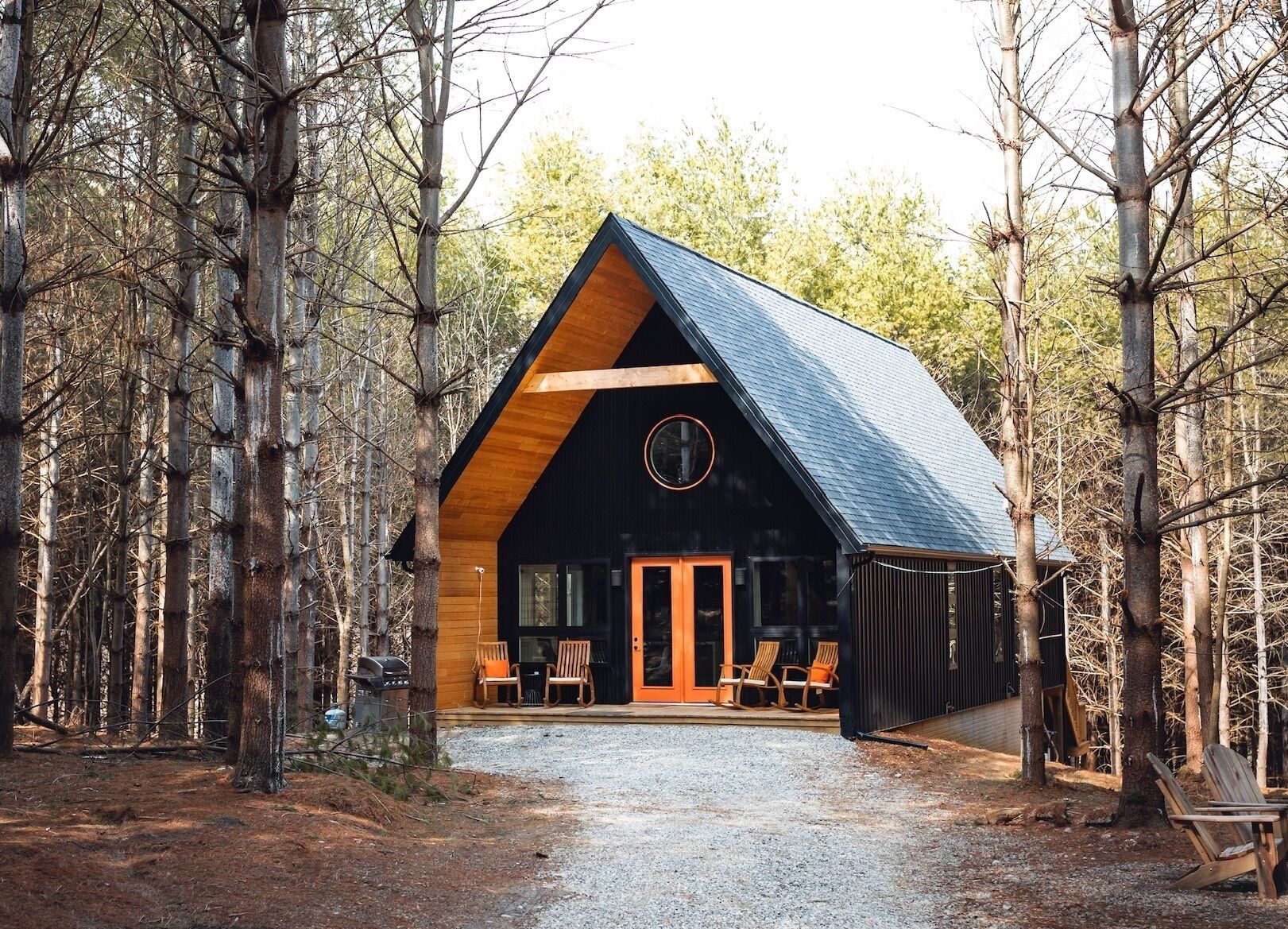Carpenter's Cabin : Secluded : Conversation Pit : Kids' Fort : Hot Tub : Trails